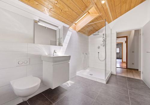 Elegantes Badezimmer