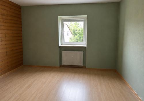 Zimmer 1, DG