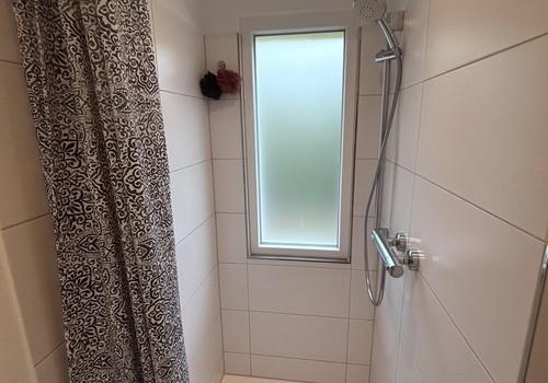 Bad (Dusche & Badewanne)