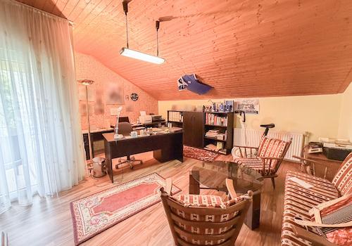 Büro (DG) 