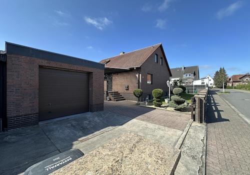 Hausansicht links 1