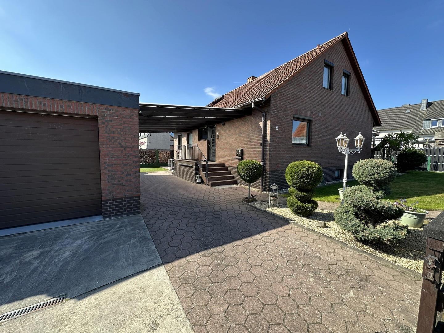 Hausansicht links 2