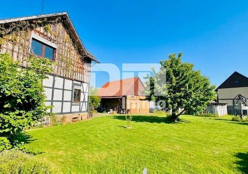 Gartenbereich / Wohnhaus / Scheune Ensemble