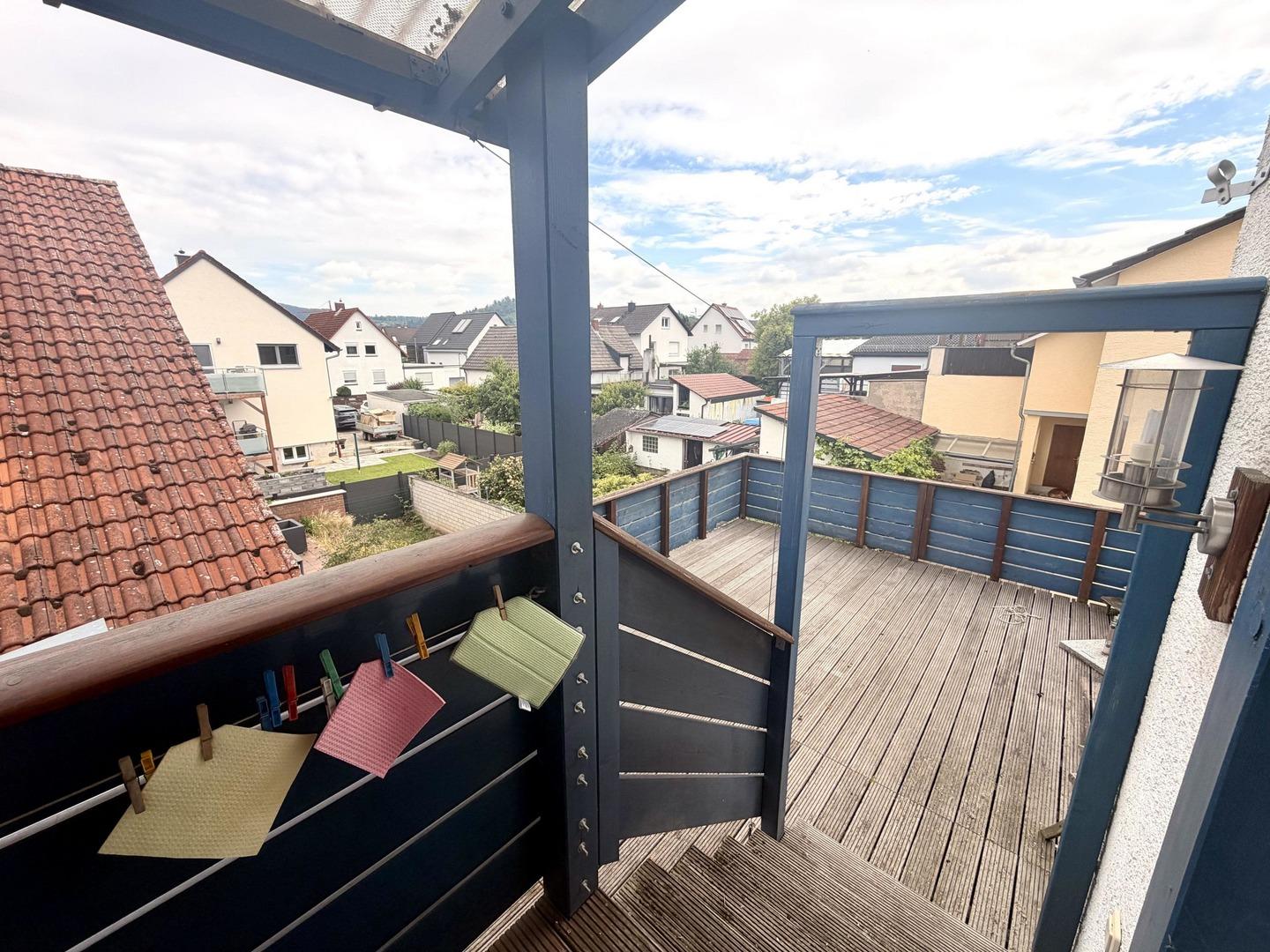 Zugang zur Terrasse aus Küche im OG