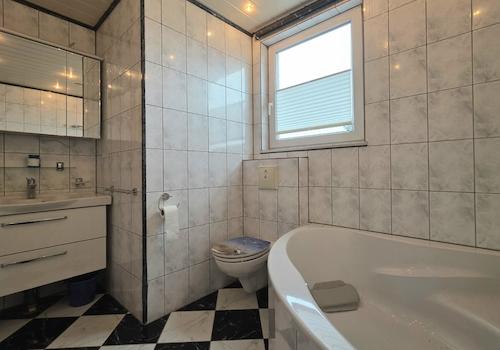 Badezimmer DG