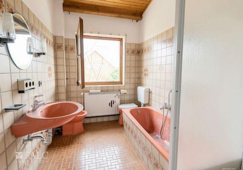 Badezimmer - (KI generiert)