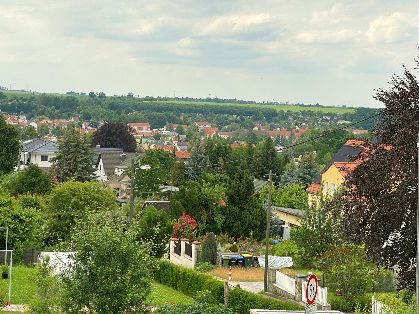 Blick vom Balkon über die Stadt