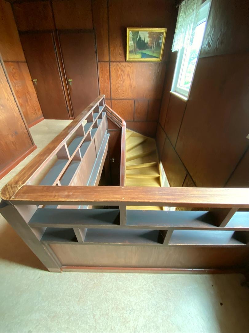Blick auf die Treppe vom Obergeschoss aus
