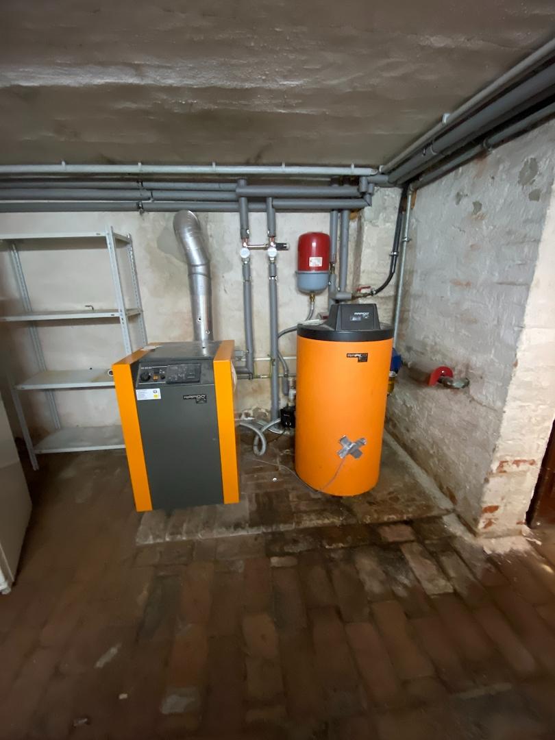 Gaszentralheizung mit Warmwasserspeicher