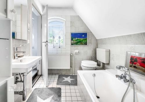 Badezimmer I - Obergeschoss