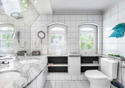 Badezimmer II - Obergeschoss