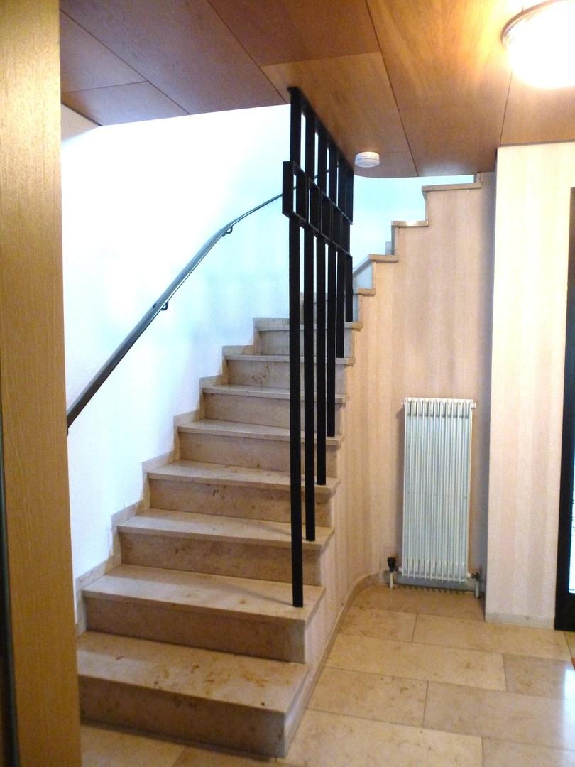 Treppe ins Obergeschoß
