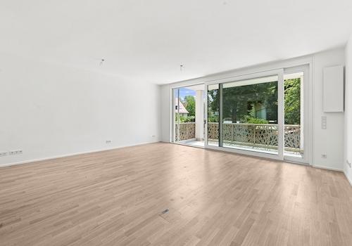 Wohn-/Esszimmer, Küche