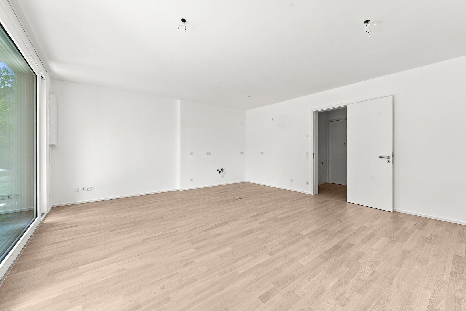 Wohn-/Esszimmer, Küche