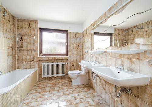 Badezimmer 1. OG