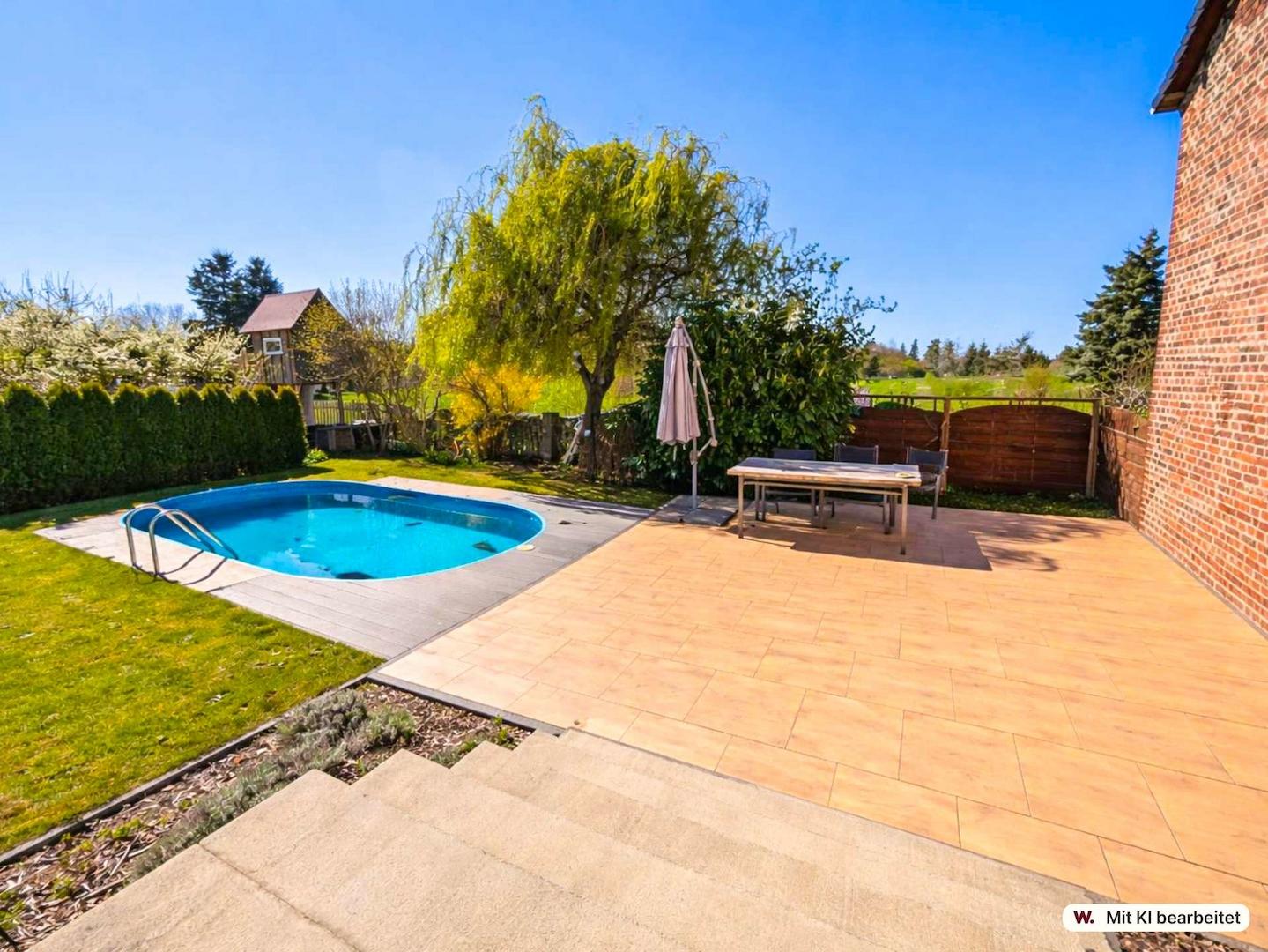 Terrasse mit Pool