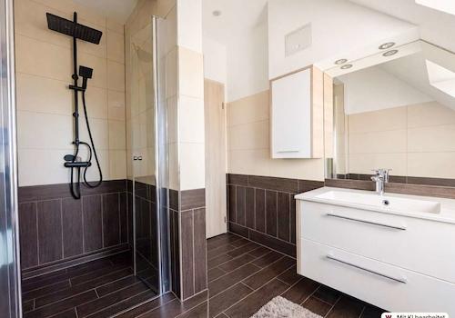 1. OG Badezimmer