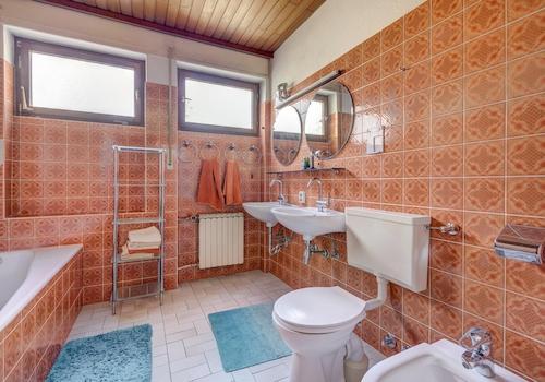 Wannen- und Dusch-Bad
