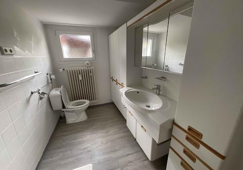 1 OG_Badezimmer_www.villingen.immobilien