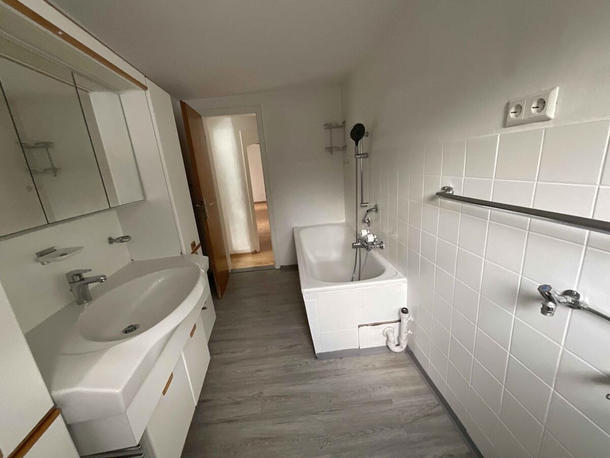 1 OG_Badezimmer_www.villingen.immobilien