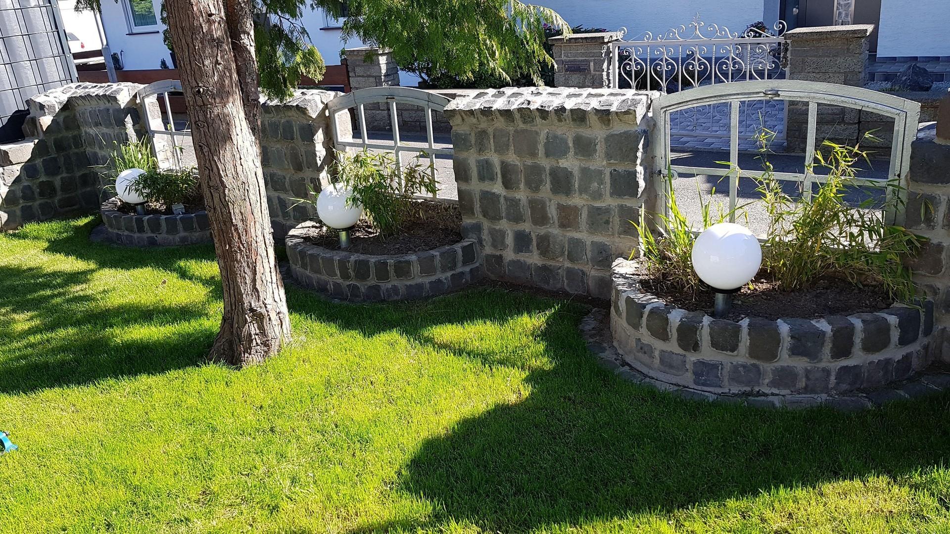 Gartenmauer innen