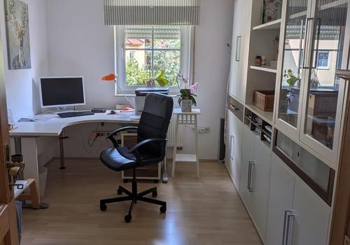 Büro/Kinderzimmer EG