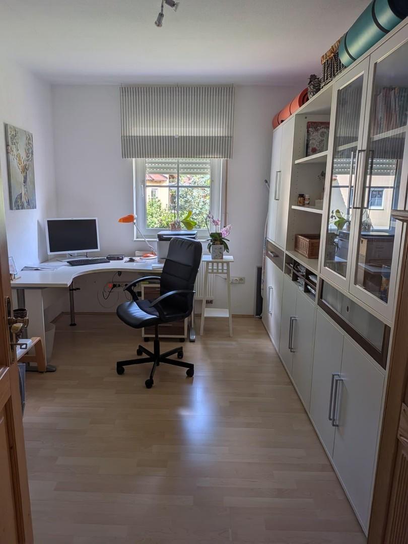 Büro/Kinderzimmer EG