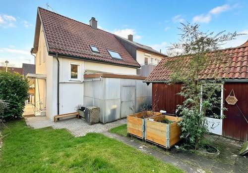 Hausansicht Garten