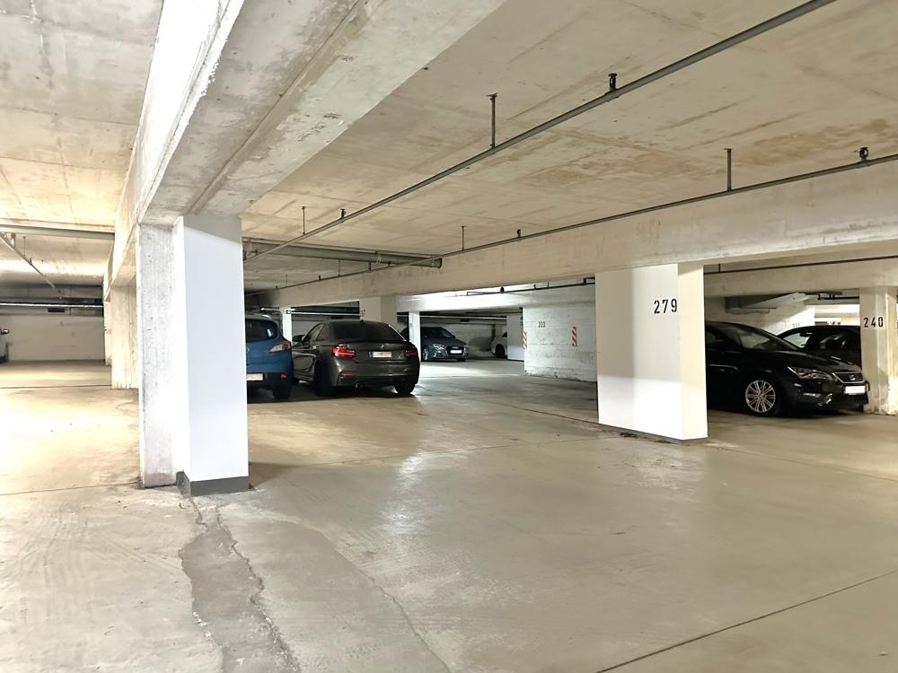 Tiefgaragenstellplatz