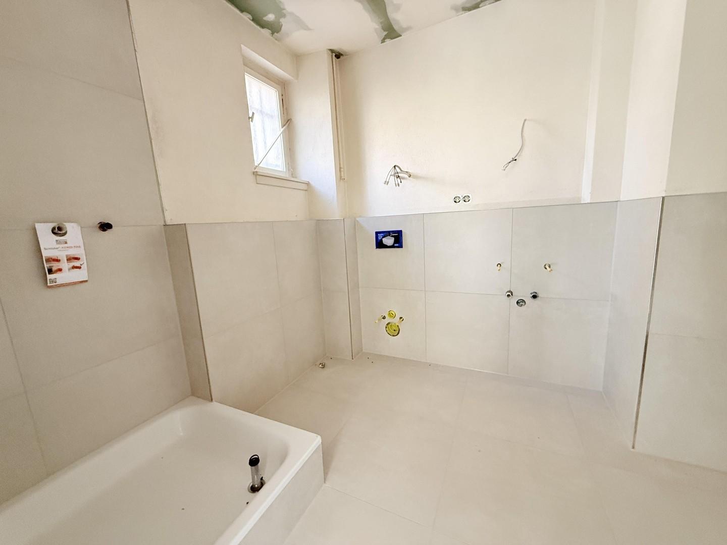 Komplett erneuert Dusche+WC
