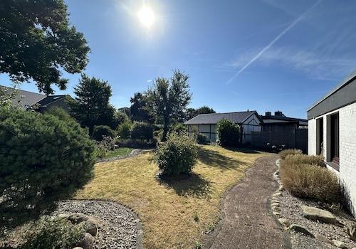 Garten vorne Ansicht 1