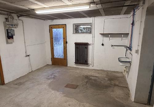 UG Keller Ausgang Hof