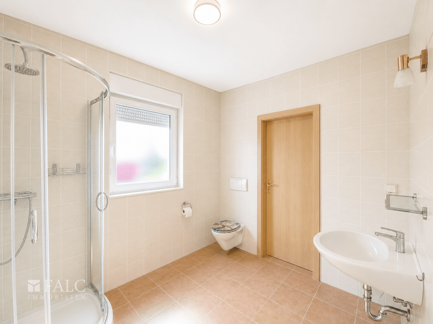 Gäste-WC mit Dusche