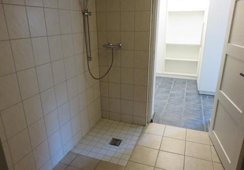 Dusche an der Sauna