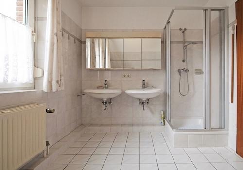 Das Vollbad mit Dusche 