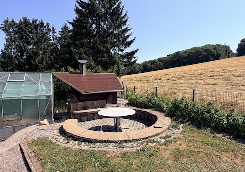 Garten - Backhaus mit Freisitz