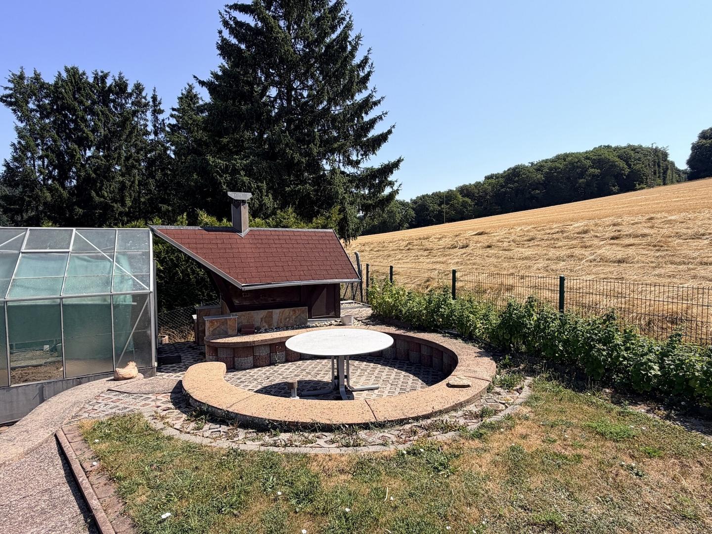 Garten - Backhaus mit Freisitz