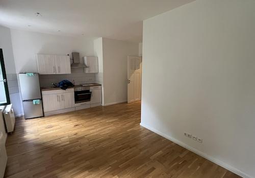 Wohnzimmer mit Küche 