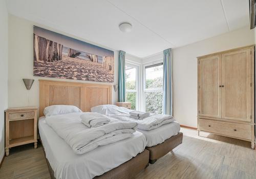 kaufen-ferienvilla-ouddorp-schlafzimmer-1-bad-en-suite-recreatieadviseurs-vakantiehuistekoop-nl.jpg