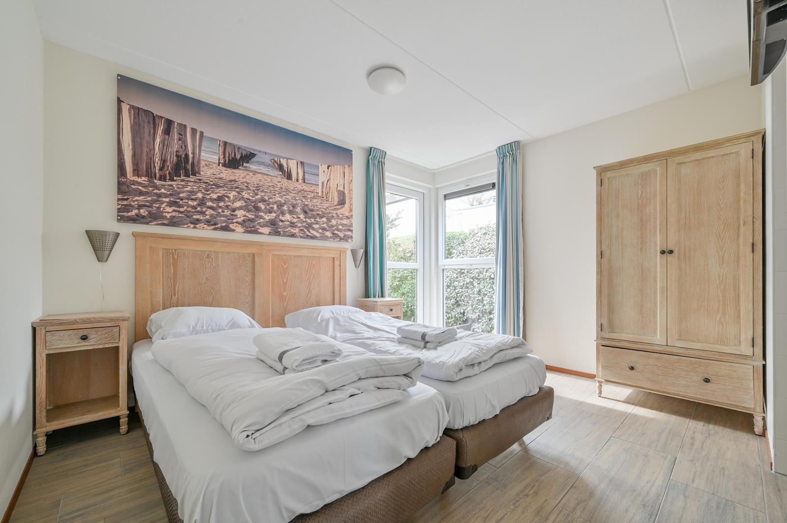 kaufen-ferienvilla-ouddorp-schlafzimmer-1-bad-en-suite-recreatieadviseurs-vakantiehuistekoop-nl.jpg
