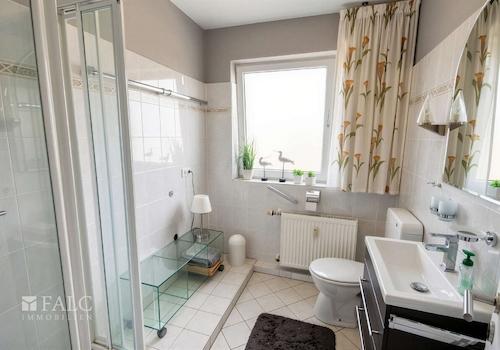 Badezimmer - (KI generiert)