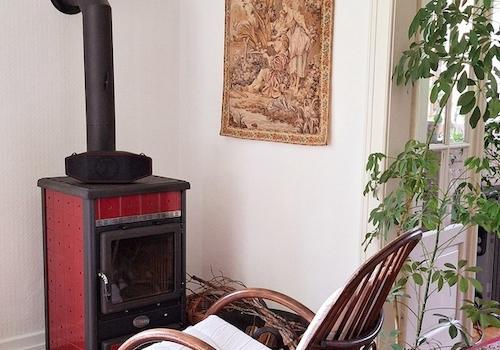 Kachelofen im Esszimmer