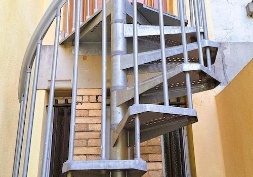 Wendeltreppe zu oberen Etagen