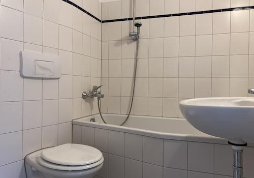 Wannenbad (Abbildung ähnlich)