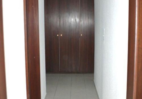 Flur mit Einbauschrank