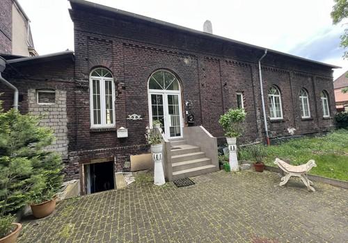 eigener Eingang (Hof)
