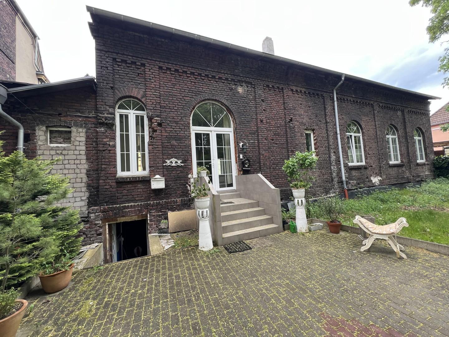 eigener Eingang (Hof)