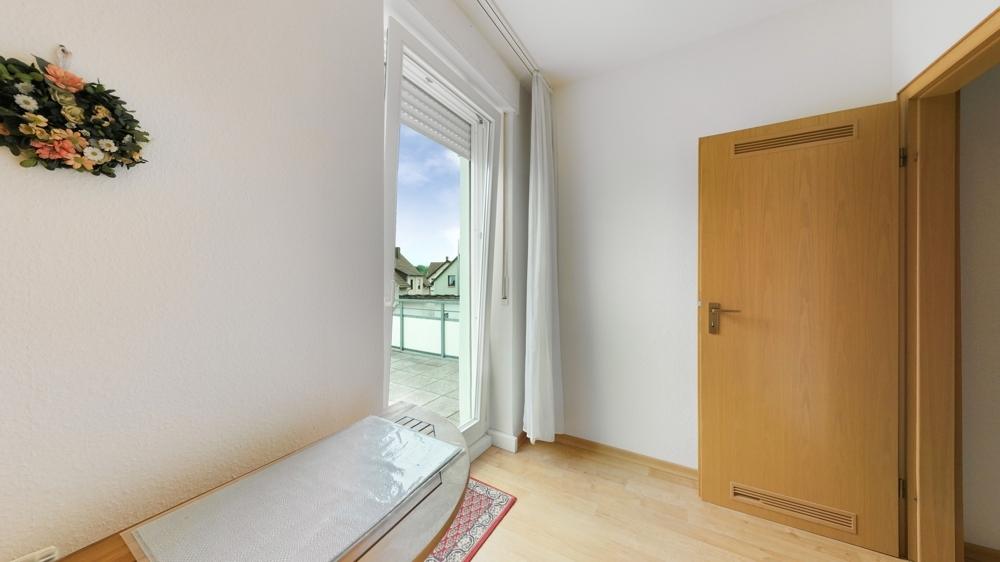 Zimmer mit Zugang zur Dachterrasse