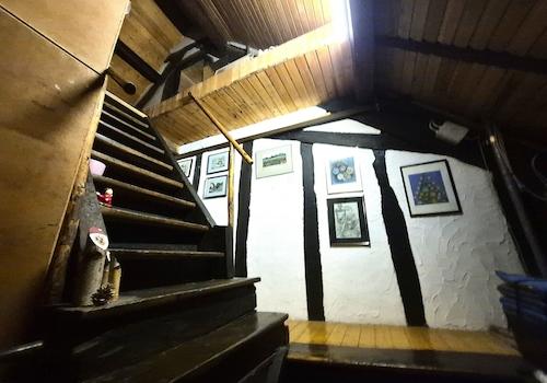 Treppe zum Spitzboden