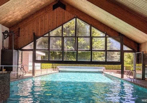 Schwimmbad Innenbreich